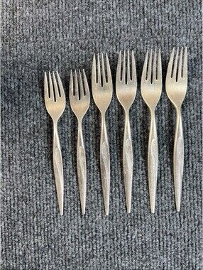 Oneida Community stainless flatware Mixed Set of 6 Forks